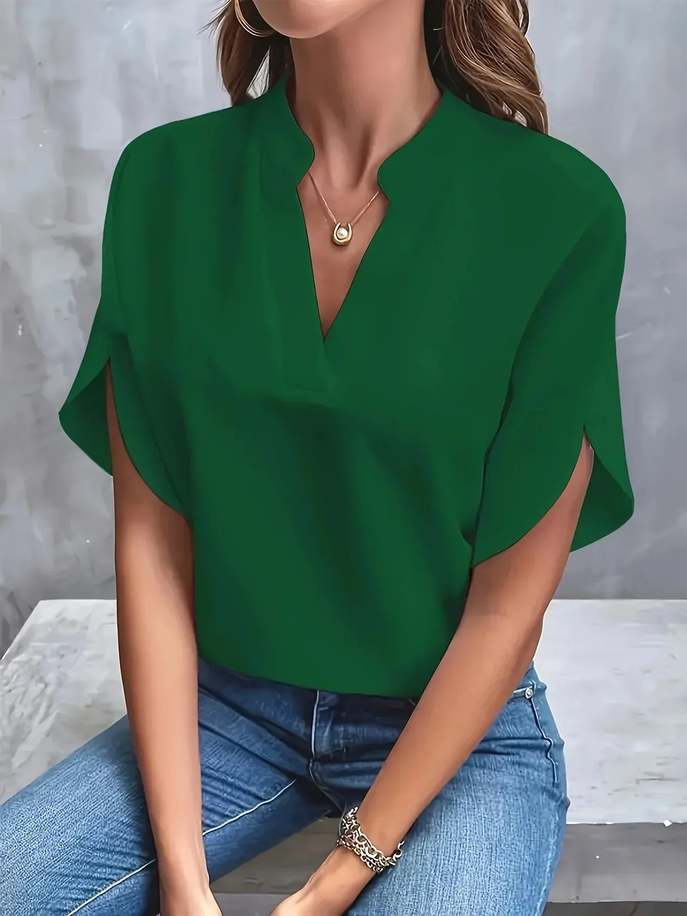 Élodie| V-Neck Cap Sleeve Blouse