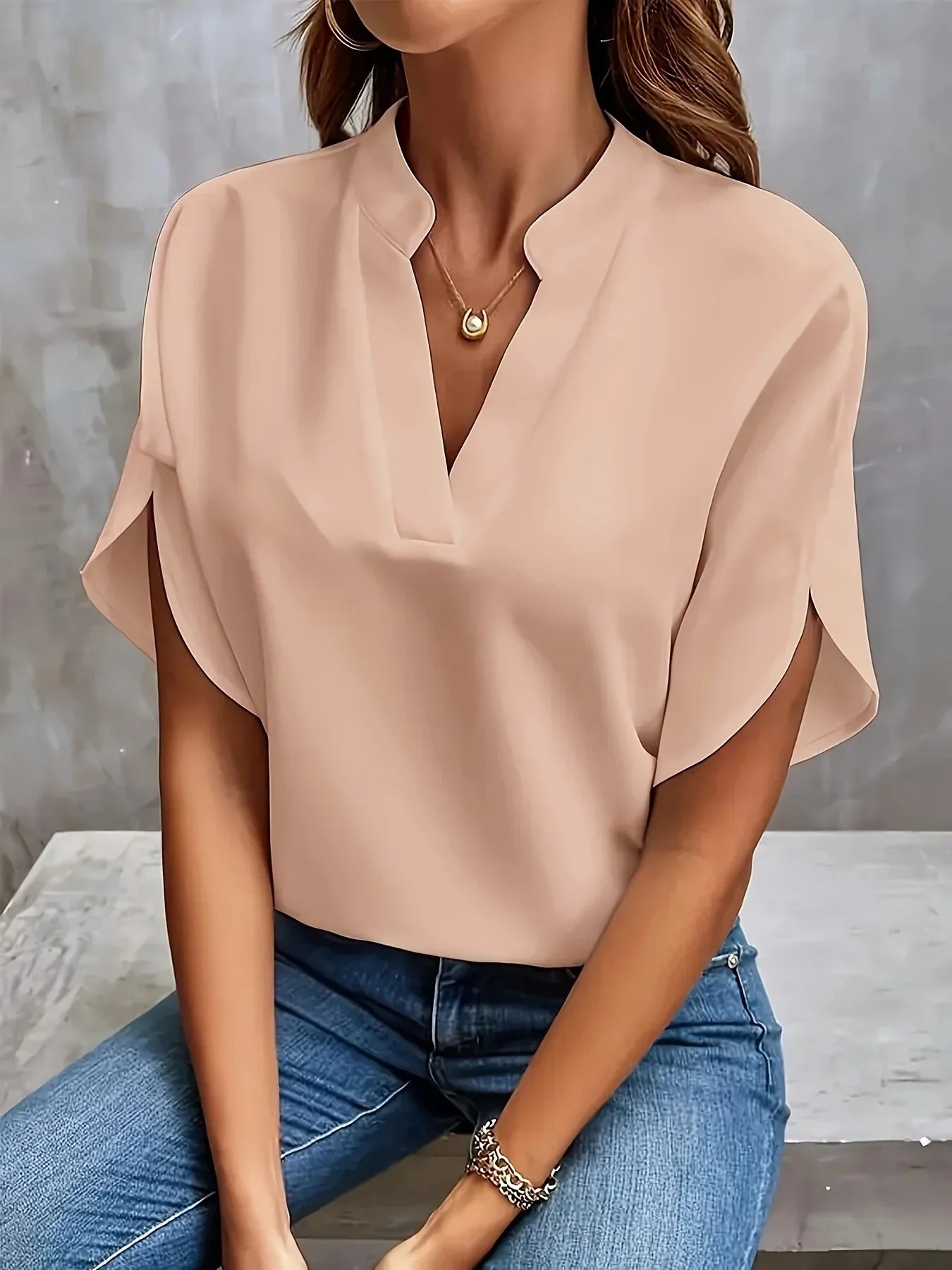 Élodie| V-Neck Cap Sleeve Blouse