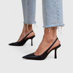 Pointed heels in black