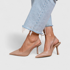 Pointed heels in nude