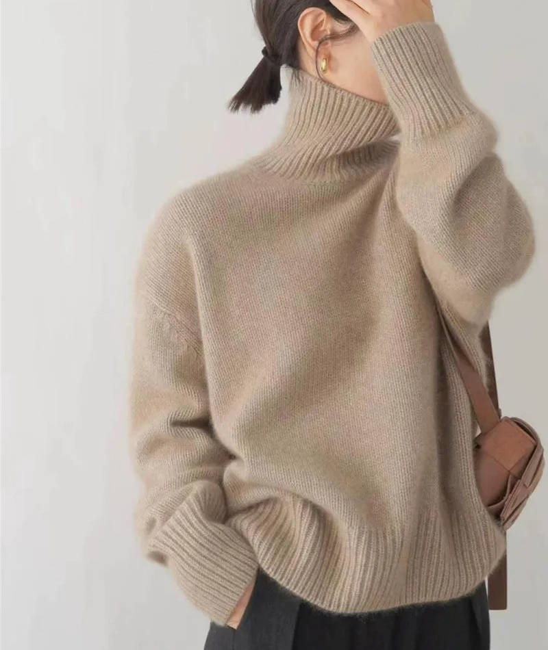 Women's Cashmere Turtleneck Sweater detail
